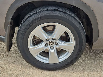 2023 Toyota Highlander LE