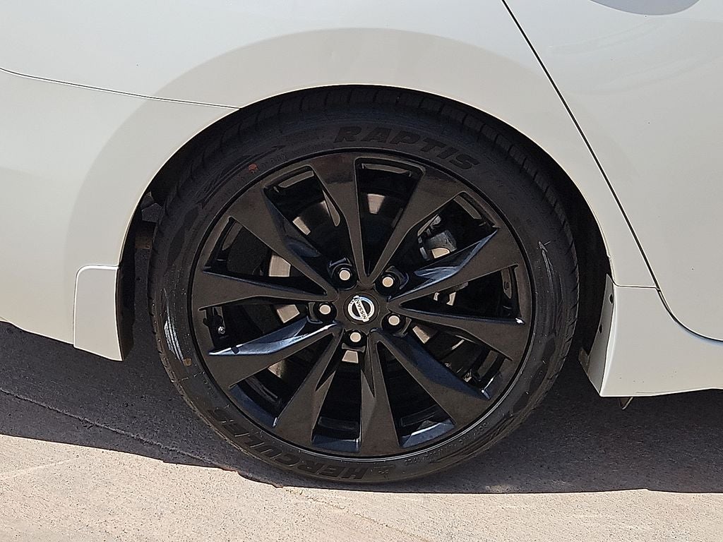 2021 Nissan Maxima SR