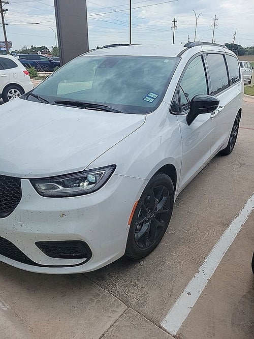 2024 Chrysler Pacifica Touring L S package