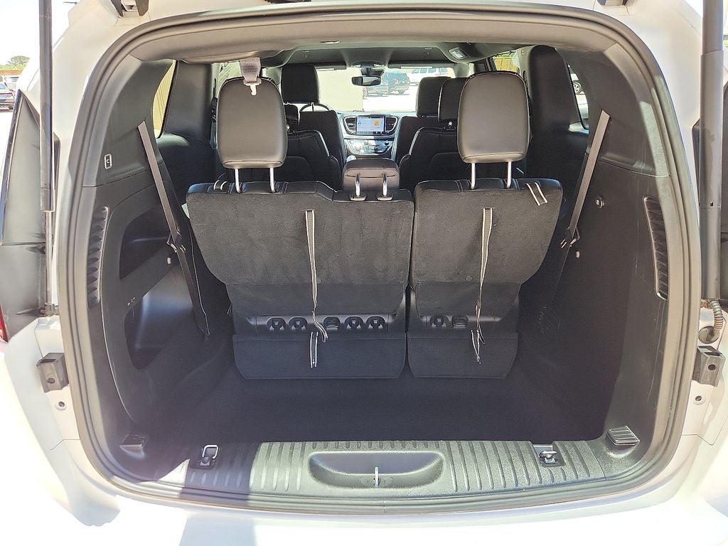 2024 Chrysler Pacifica Touring L S package