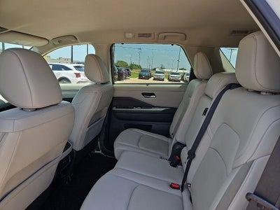 2023 Nissan Pathfinder SL