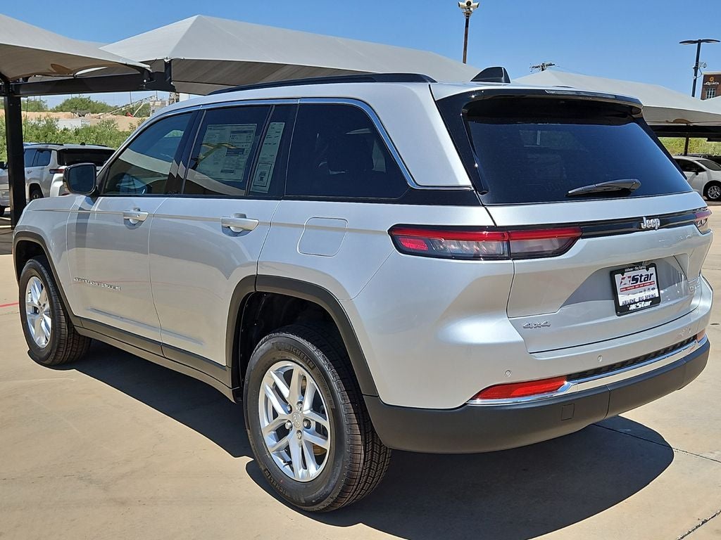 2026 Jeep Grand Cherokee Laredo