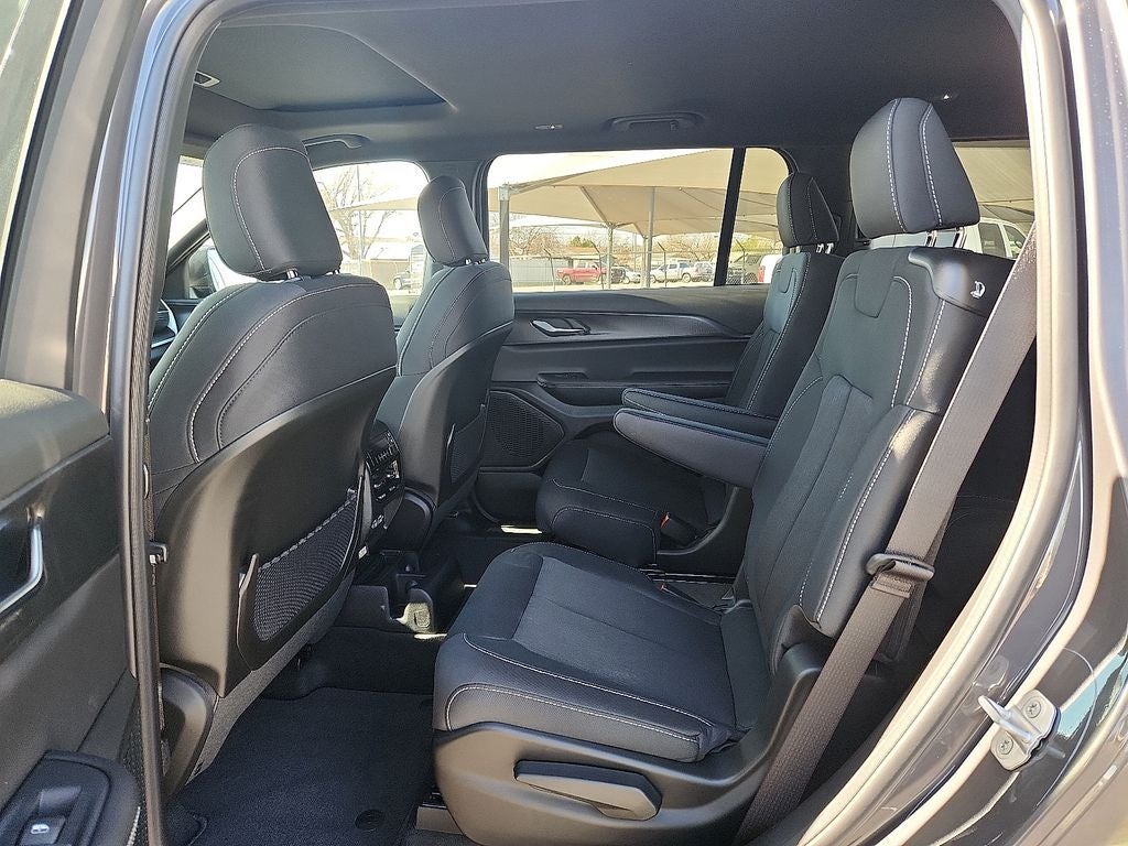 2026 Jeep Grand Cherokee L Laredo
