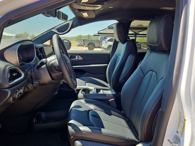 2027 Chrysler Pacifica LX