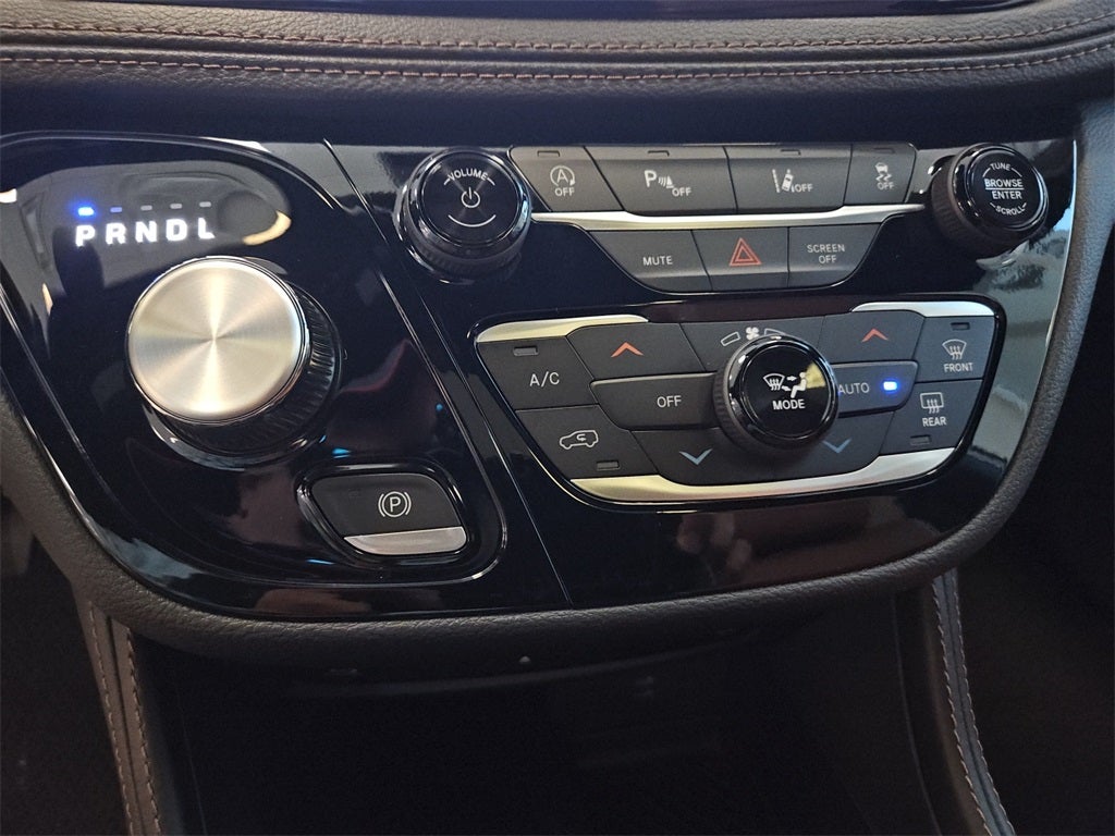 2026 Chrysler Pacifica Pinnacle