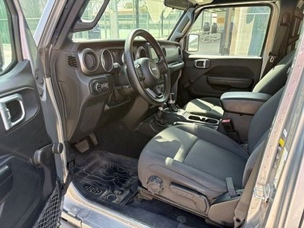 2021 Jeep Gladiator Sport