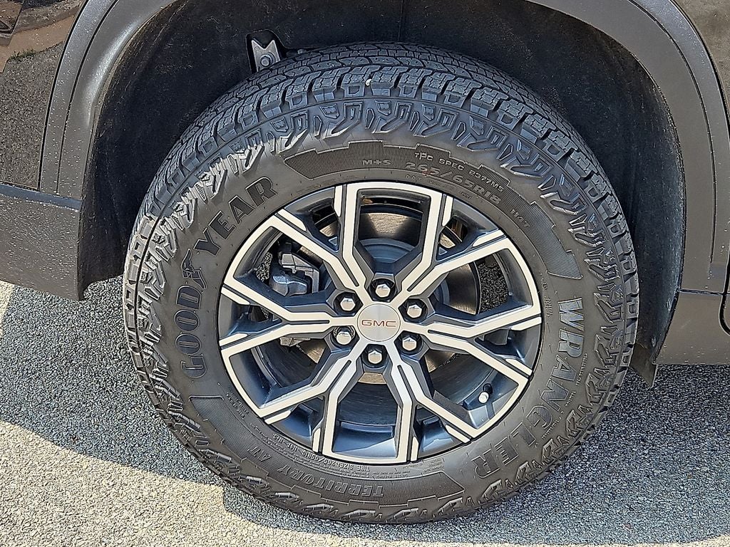 2025 GMC Acadia AT4