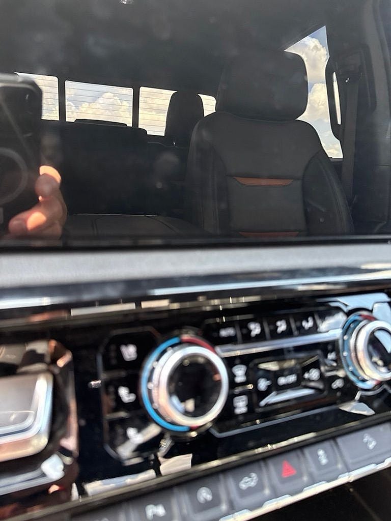 2025 GMC Sierra 1500 AT4