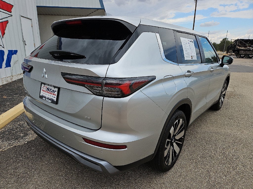 2025 Mitsubishi Outlander SE